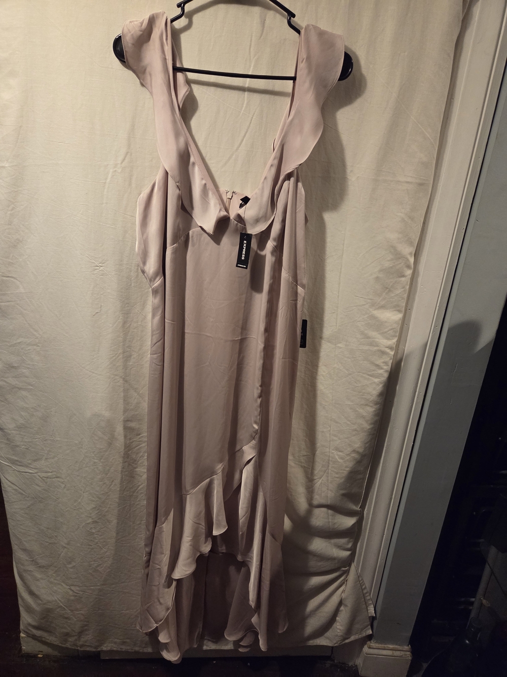 Express Mauve Asymmetrical Cold-Shoulder Satin Dress - Picture 5 of 6